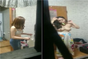偷拍隔壁两个新搬来的大奶妹子好刺激