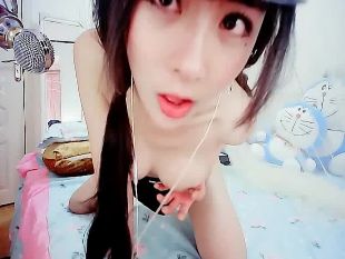 UT高颜值长相清纯美女警服诱惑