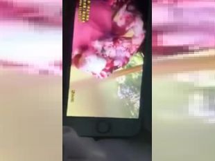 野兽父亲看片欲火焚身偷潜入漂亮女儿房间无套爆操睡梦中女儿