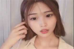 长相甜美短发高颜值苗条妹子自摸裸秀