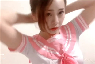 swag学长叫学妹帮他口交学妹只能乖乖