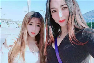 本是男儿身手术变佳人TS洋洋 性感烈唇口含98小鲜肉,很会吃鸡的小妖妖