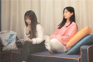 沈先生探花TP两个00后萌妹双飞一起舔弄上位骑乘轮流操搞完留一个继续玩弄等待被操