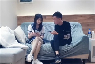 黄先生TP再约巨乳刚满18的jk制服小妹还是那么嫩还是那么水多