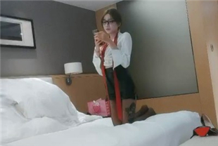 李寻欢TP第一场高价约172大长腿车模穿着白领装实在是太诱人而且很会来事