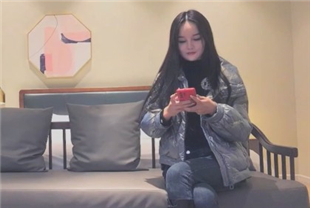 大神TP高价约了一个网红脸蛋大胸外围女中途闹矛盾被疯狂投诉