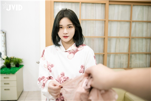 JVID粉嫩白皙神巨乳妹黎妍试镜惨遭摄影师针孔偷拍