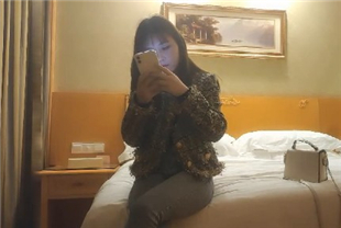 文轩探花TP找了一个外围女属于敏感体干到一半求饶