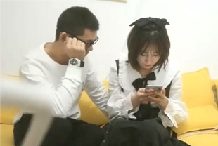 探花大神TP约了一个清纯萝莉的洛丽塔又嫩又甜干一会叫兄弟也来了