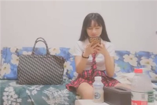 探花大神TP网约01年jk装嫩妹两个奶子刚好一手抓