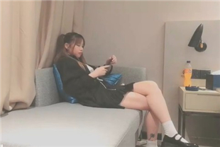 探花大神TP双马尾萝莉裙兼职外围嫩妹