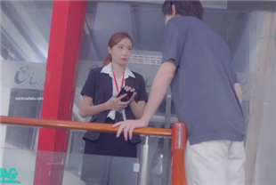 SWAG不时露出成熟美臀的傲娇女房仲SWYP-0007