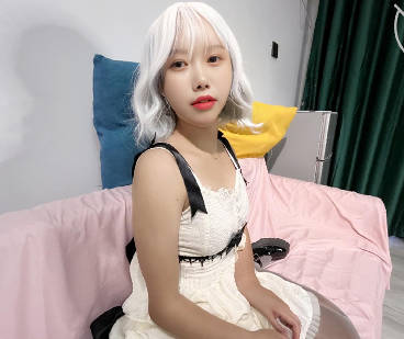洛丽塔<span style='color: #ff5b82'>舅</span><span style='color: #ff5b82'>妈</span>丝袜足交连射两次