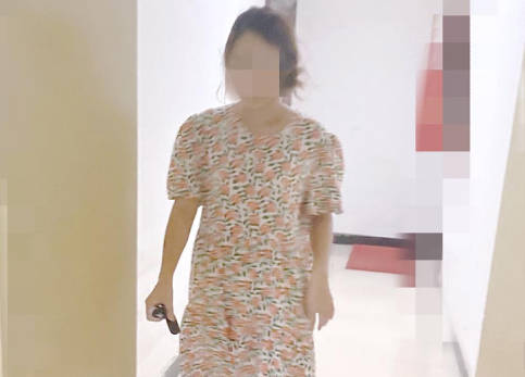 终于再一次操了邻居孩子睡了在楼道干最后内射