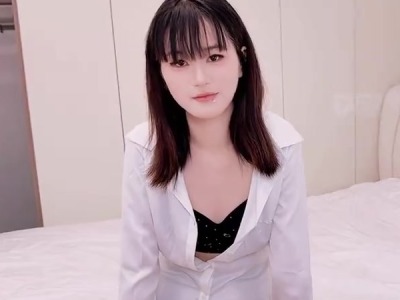 香蕉秀xjx725破处做兼职的18岁大长腿学生妹