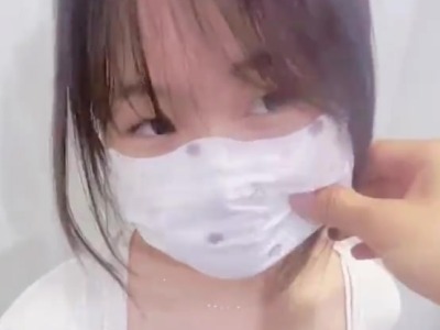 骚气女友竟为了一部电影就吐口舌之快开场前鸡巴先爽翻