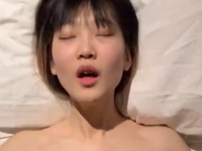 爸爸射逼里对白淫荡戴眼镜反差骚女友给单男爆肏