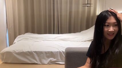 杏吧探花 约啪极品黑发美女，超级主动风骚的妹子，骑乘抱着男主舌吻调情 抬腿侧入插入 后入勐烈抽插撞击 实在畅快