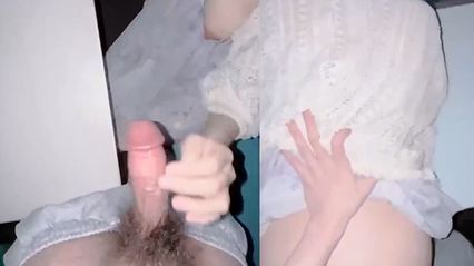 城里人还真是会玩！直接在摩天轮上激情性爱调教母狗 口交吞吐吃鸡 直接后入粗暴抽插 真是不怕被人看到