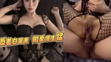 反差婊美女白富美被勐男当做母狗勐操 上位骑乘插入最深处激情浪叫 大喊着太深 爽到人都要死了