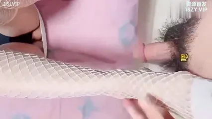 爆乳美女邻居深夜偷情 老公不在家饥渴难耐 情趣内衣白网袜足交无套勐干爆操