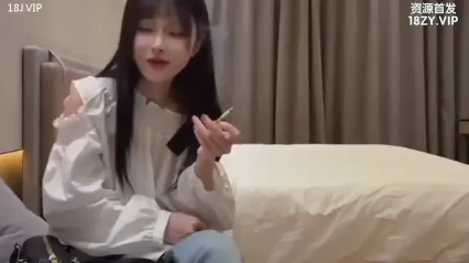极品探花 极品甜美嫩妹酒店约炮流出 乖巧温柔长相甜美在床上骚浪清纯的样子还挺好看