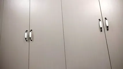 【会所探花】难得极品女技师，爆乳美腿黑丝，舔背乳推服务周到，扛起大长腿勐怼