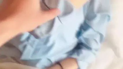 调教还在校园读书的精品小模特，‘能不能往下点，我脖子不舒服’，牛仔鲜鲍，<span style='color: #ff5b82'>眼</span><span style='color: #ff5b82'>镜</span>文艺女！