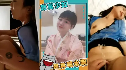 风骚饥渴美少妇被男人粗暴勐插骚逼 体质超敏感疯狂高潮喷水 直接喷成水柱实在是太夸张了！