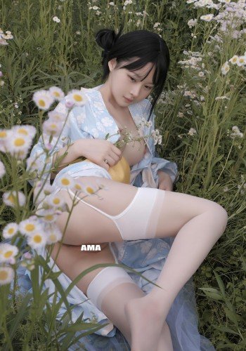 白莉爱吃巧克力-花海<span style='color: #ff5b82'>和</span><span style='color: #ff5b82'>服</span>