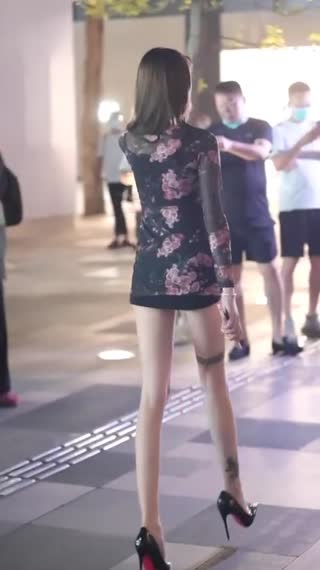 反差婊#网红#赵一菲#抖音已实锤抖音小网红赵一菲变身厕所战神..被全网曝光坚持不退网堪称业界劳模