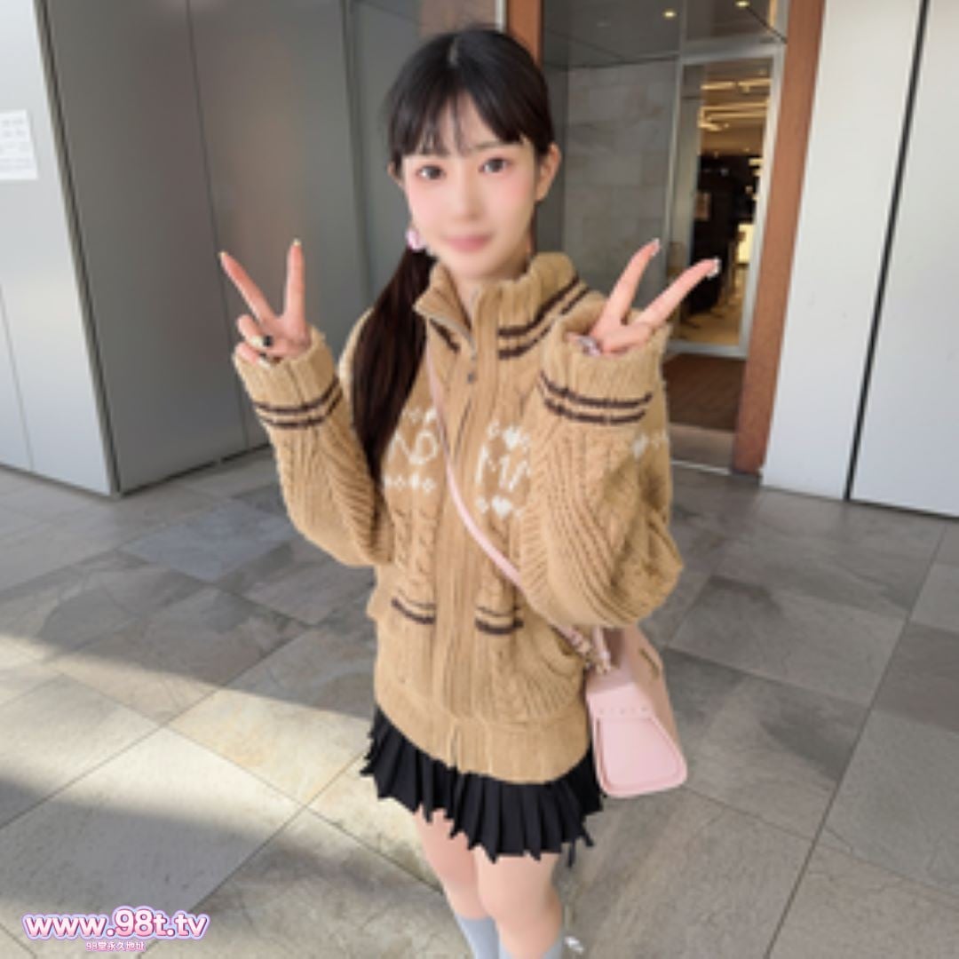 FC2PPV-4900989- 【初撮】※バレエ歴15年のスレンダー美人ムスメ。バレエで鍛えた色白軟体ボデ