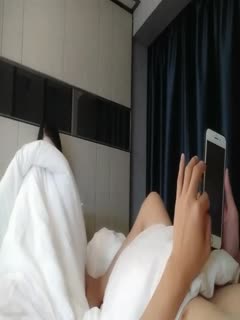 不错的人妻少妇给她穿上黑丝抠她骚穴享受少妇的口活好棒主动上位玩她骚奶子干她两.