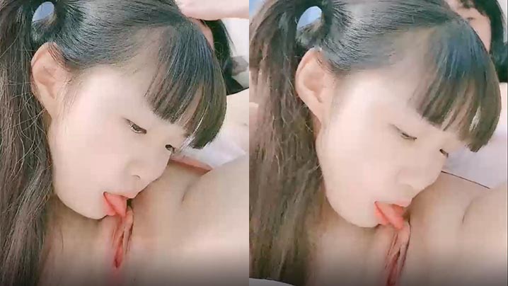 可爱萝莉姐妹互舔萝莉母狗.
